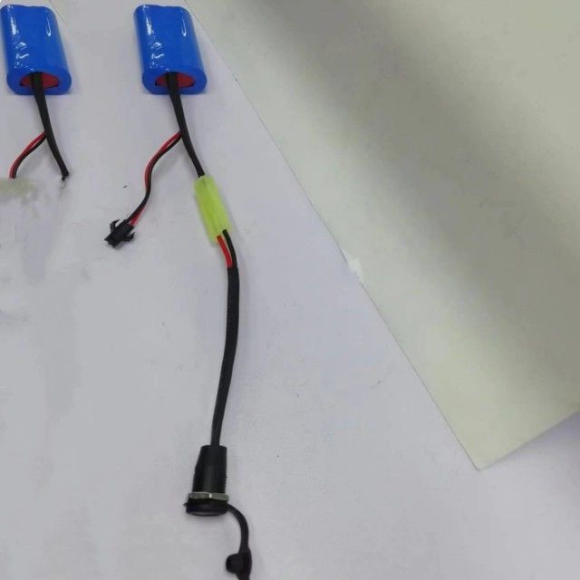 Özel 18650 Li-Ion Pil Paketi 2 hücre seri içinde Fıçı Bağlayıcısı DC5521 Kadın