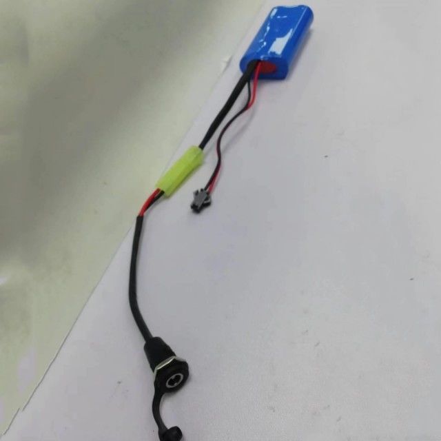Özel 18650 Li-Ion Pil Paketi 2 hücre seri içinde Fıçı Bağlayıcısı DC5521 Kadın