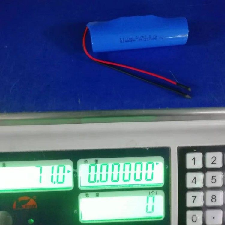 3.7V 5000mAh 21700 PCB ve Elektronik Cihazlar için 20 AWG Liderleri